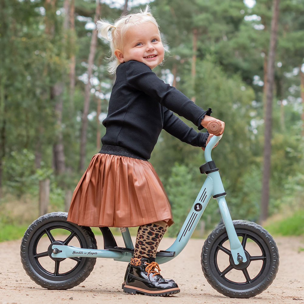 Rimke ist 2,5 Jahre alt und 90 cm groß