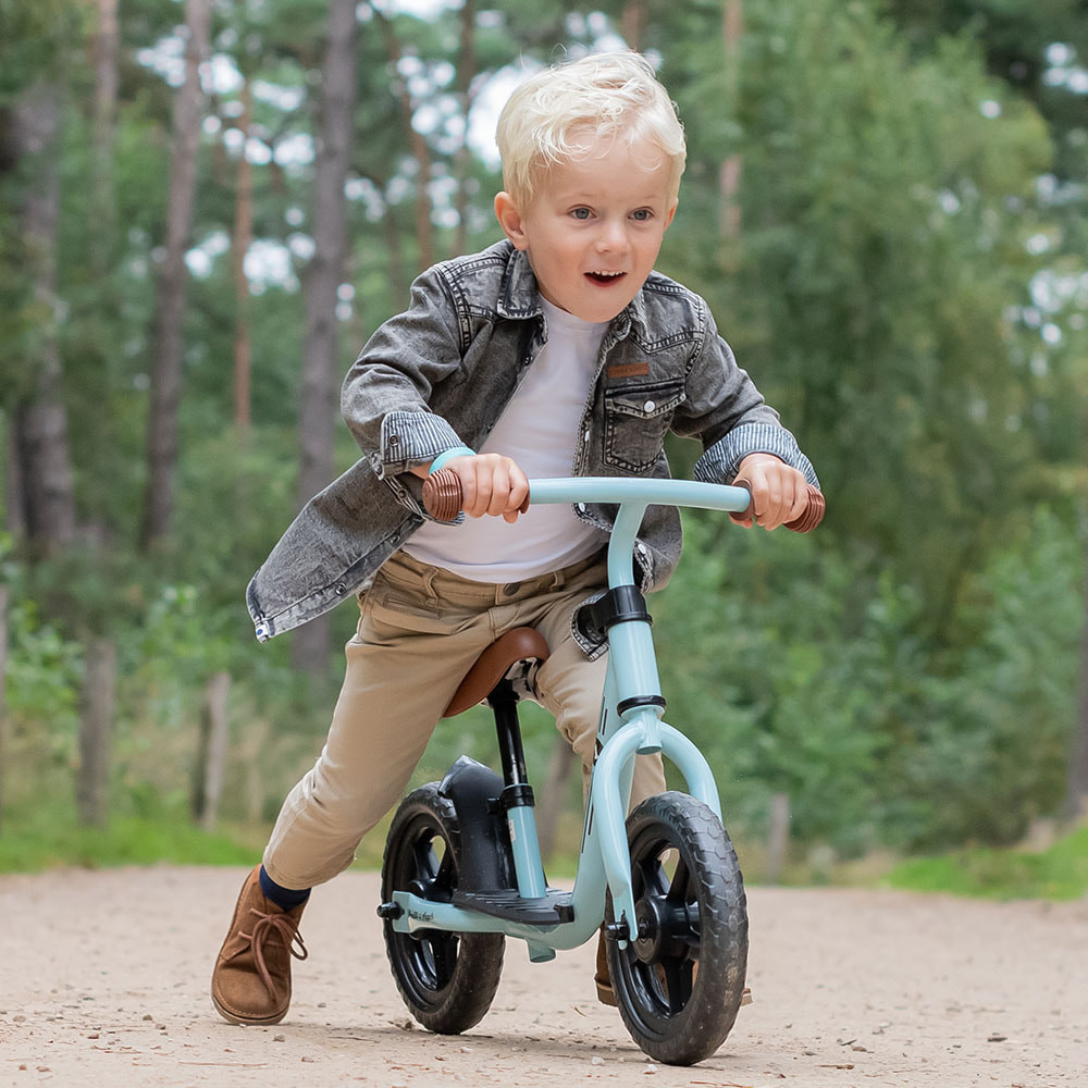 Julius ist 3 Jahre alt und 98 cm groß