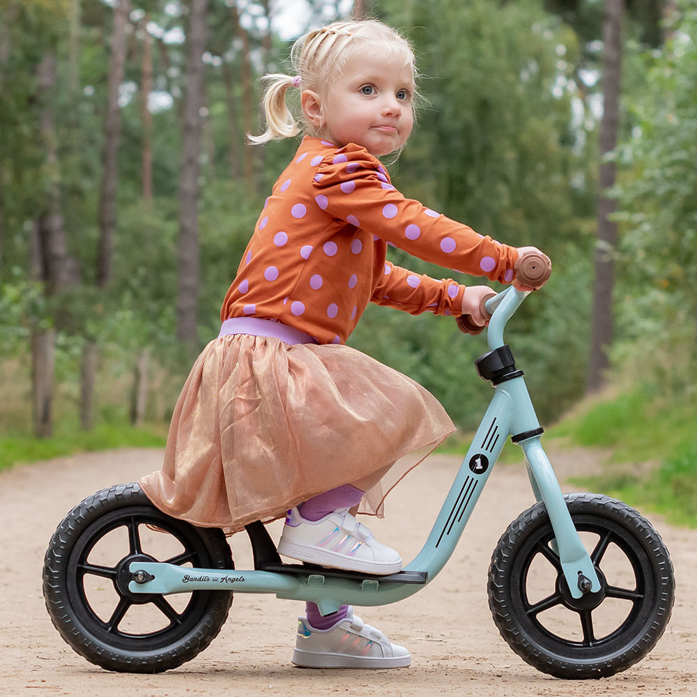 Esmee ist 2 Jahre alt und 92 cm groß